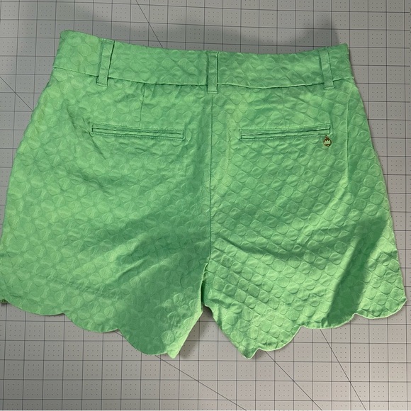 Crown & Ivy Green Scallop Shorts - Picture 2 of 4